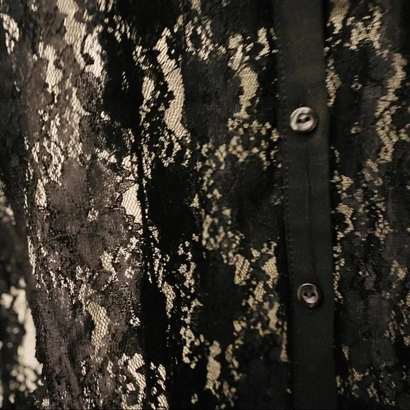 H&M | Sleeveless Lace Button-Up Top - Picture 6 of 9